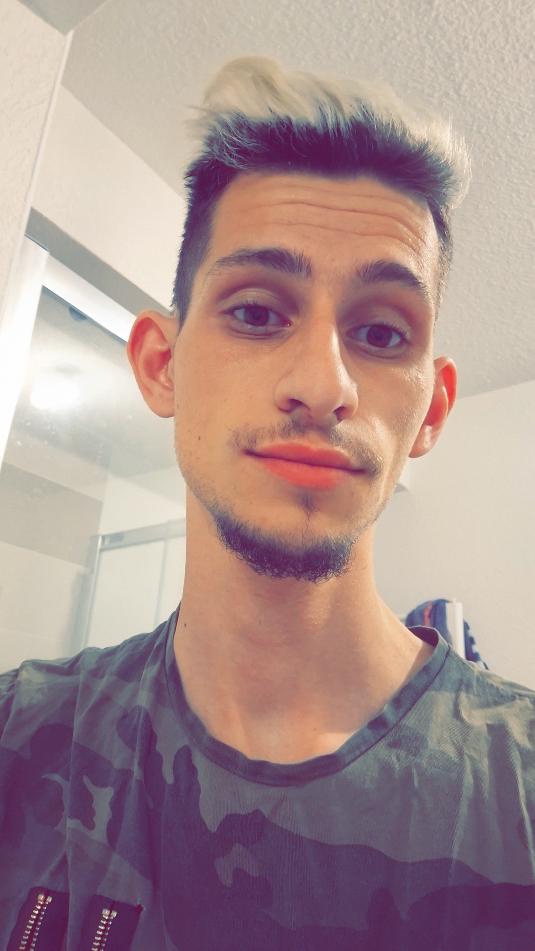 Profil de Hacene, 27 ans, Échangiste à Lentzweiler