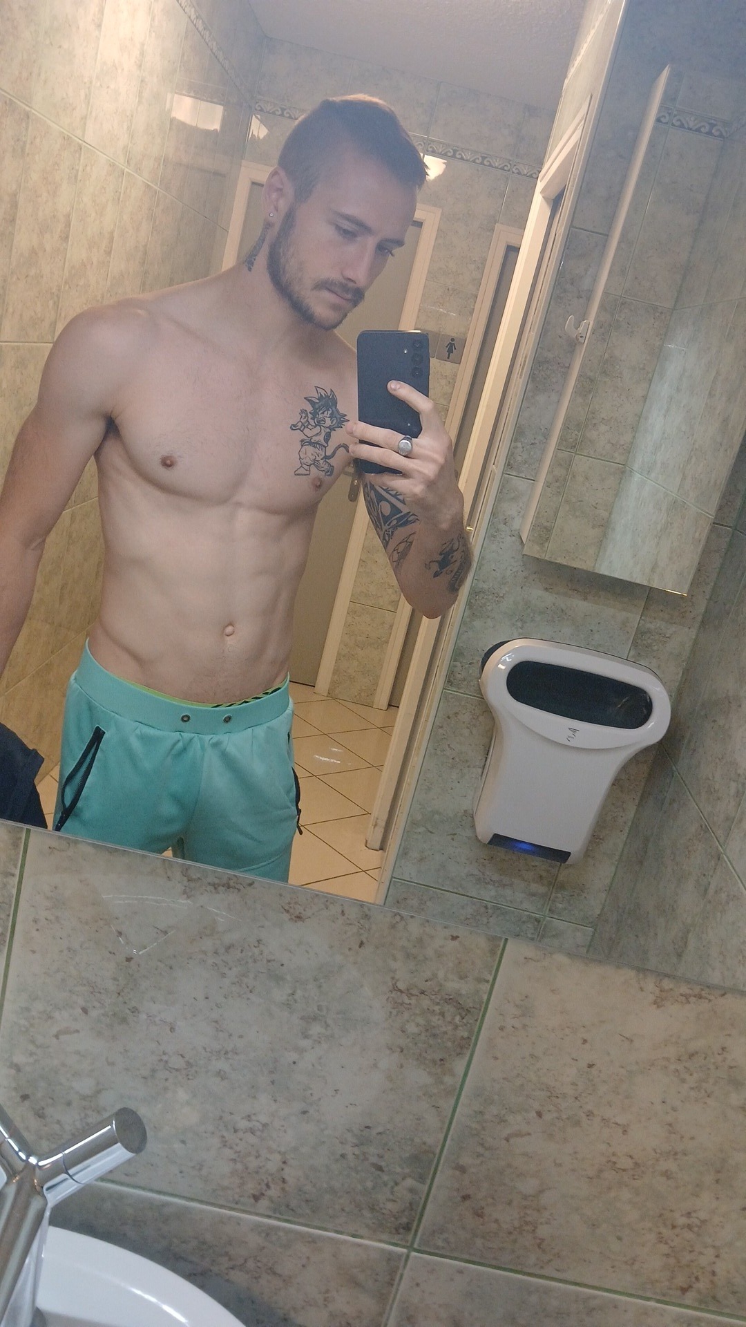 Profil de Marlonn, 26 ans, Échangiste à Kirelshof